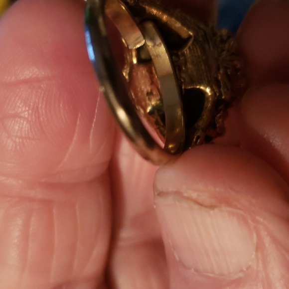 Ladies jade piece ring - Picture 2 of 2